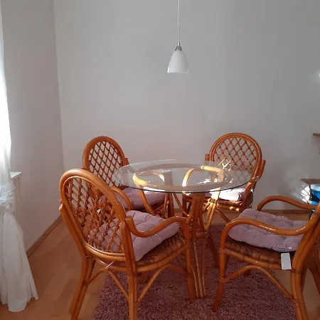 Appartement Schone Ferienwohnung Zum Erholen Oder Fur Pendler